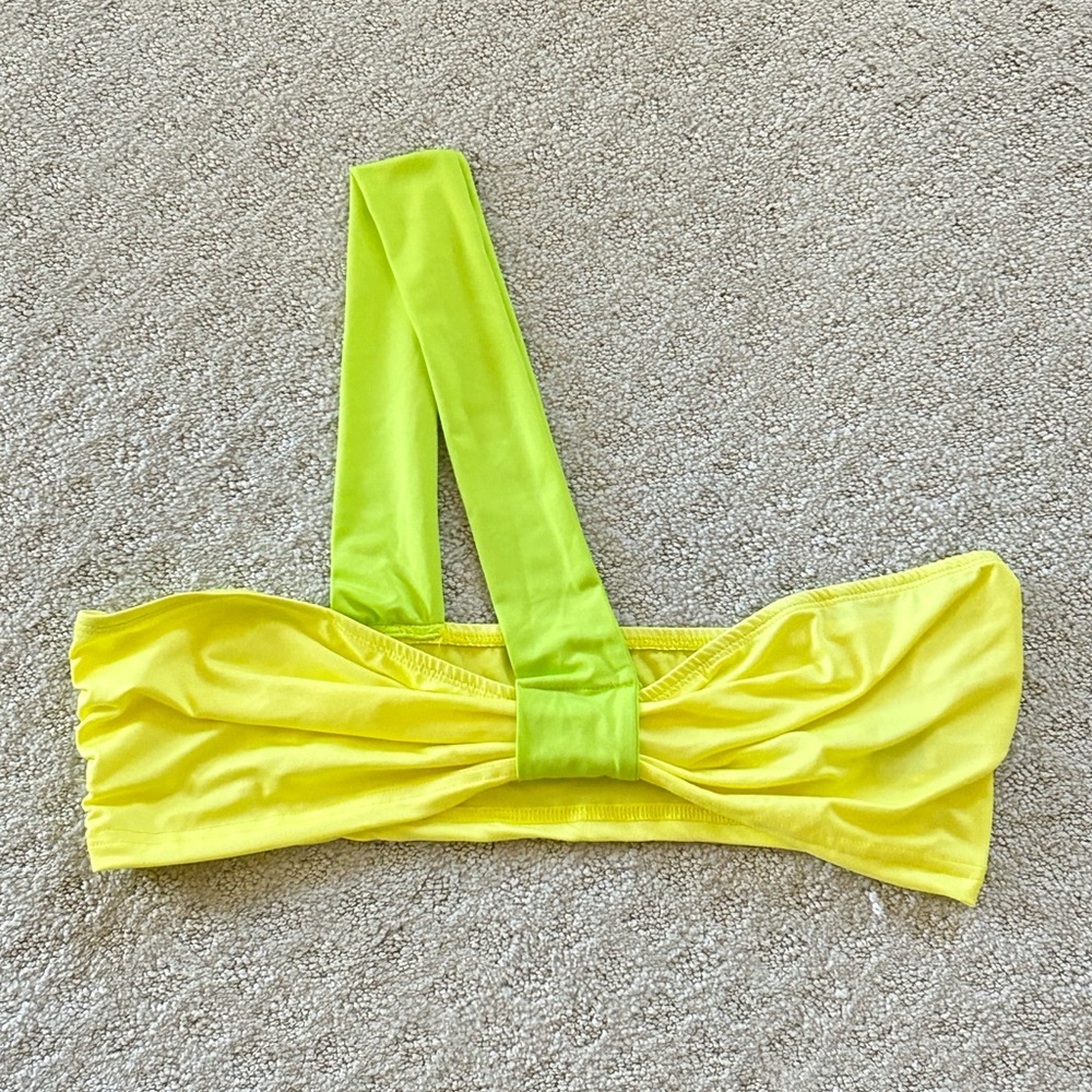 SHEIN ONE SHOULDER GREEN AND YELLOW BIKINI TOP - SIZE 1X - PERFECT FOR SUMMER☀️